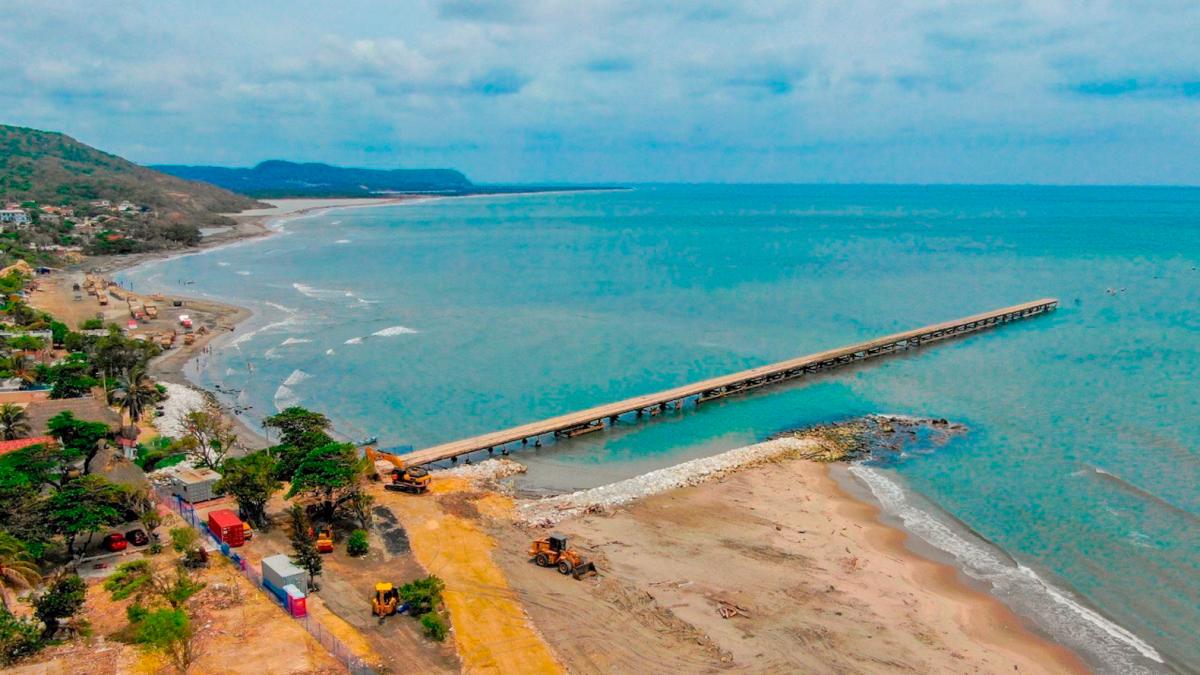 Puerto Colombia- Playa dorada y muelle de pescadores